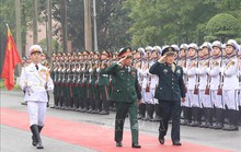 Bộ trưởng Phan Văn Giang đón Bộ trưởng Quốc phòng Trung Quốc thăm Việt Nam