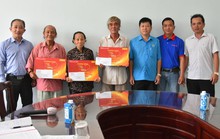 Mai Vàng nhân ái thăm 3 nghệ sĩ ở Bến Tre