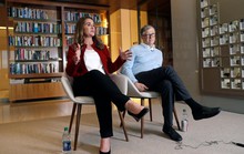 Vợ chồng ông Bill Gates rạn nứt vì tỉ phú ấu dâm?