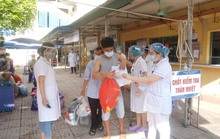Hai mẹ con cùng dương tính với SARS-CoV-2