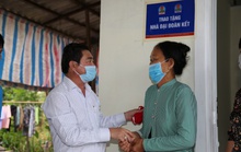Quỹ Từ thiện Kim Oanh bàn giao 2 căn nhà tình thương tại Vĩnh Long