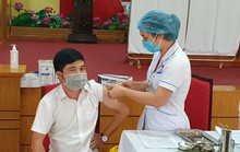 Gần 10.000 người ở Quảng Bình được tiêm vắc-xin Covid-19