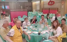 Covid-19: Quán trà “khêu gợi” giữa đợt bùng dịch ở Đài Loan