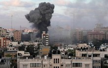 Israel không kích, đại gia đình 40 người chạy tán loạn