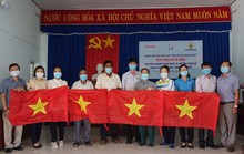 Trao 3.000 lá cờ Tổ quốc cho ngư dân Khánh Hòa