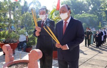 Chủ tịch nước cùng lãnh đạo TP HCM dâng hương, dâng hoa tại di tích Nhà thương Giếng Nước
