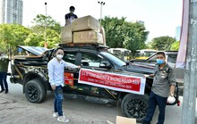 Ca sĩ Tùng Dương trao 460 triệu đồng ủng hộ Bắc Ninh, Bắc Giang