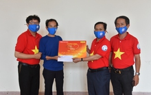 Mai Vàng nhân ái thăm NSND Hoàng Phi Long và nghệ sĩ Bửu Khánh