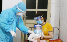 Mẹ của bé 2 tuổi dương tính với SARS-CoV-2