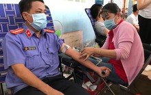 215 CNVC-LĐ hiến máu tình nguyện