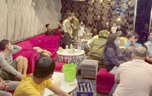 Chủ quán karaoke diễn kịch để đối phó công an