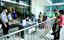 CLIP: Phong toả một chung cư cao cấp có ca dương tính SARS-CoV-2