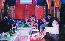 31 dân chơi tụ tập tới quán karaoke New 5 sao bay, lắc giữa mùa dịch