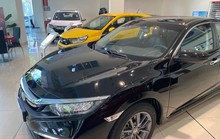 Tiêu thụ ôtô tiếp tục giảm mạnh