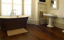 8 vật liệu lát sàn nhà tắm được ưa chuộng nhất hiện nay