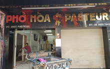Vào quán phở nổi tiếng ở TP HCM bỏ gián vào tô phở để rồi... lãnh đủ!
