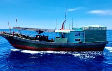 Quảng Bình xua đuổi 2 tàu cá Trung Quốc xâm phạm vùng biển Việt Nam