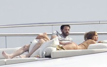 Jennifer Lopez - Ben Affleck tình tứ trên du thuyền