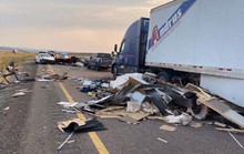 Mỹ: Bão cát làm 20 xe va chạm kinh hoàng, ít nhất 7 người thiệt mạng