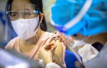 Sau tiêm vắc-xin ngừa Covid-19, có 1 trong 8 dấu hiệu cần liên hệ y tế khẩn