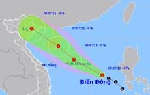 Vùng áp thấp vào Biển Đông, khả năng mạnh thêm