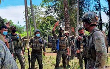 Philippines điều tra vụ rơi máy bay quân sự