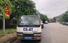 CSGT dùng xe chuyên dụng chở thí sinh về nhà lấy giấy dự thi