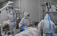 Nga: Nổ ống dẫn ôxy, bác sĩ lao vào cứu bệnh nhân Covid-19 không kịp