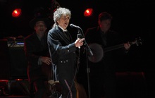 Danh ca Bob Dylan bị tố lạm dụng tình dục bé gái 12 tuổi