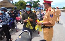 Quảng Bình cấm người dân tắm biển, bán quán ăn uống - cà phê dọc Quốc lộ