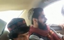 Bị Taliban lôi đi, danh hài Afghanistan vẫn chọc tức đến phút chót