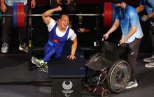 Paralympic Tokyo: Siêu nhân Lê Văn Công giành HCB cử tạ