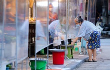 CLIP: “Chợ nhà giàu” ở phố cổ Hà Nội thay đổi sau hơn 10 ngày dừng hoạt động
