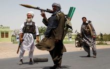 Dân thường Afghanistan kẹt giữa hai làn đạn