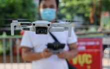 Cận cảnh giám sát hàng ngàn dân khu vực phong toả bằng flycam, ai vi phạm bị phạt nguội