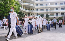 500 cán bộ, nhân viên y tế Quảng Ninh chi viện Hà Nội chống dịch Covid-19