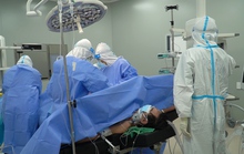 Lần đầu tiên Bệnh viện Hồi sức Covid-19 phẫu thuật u đại tràng cho bệnh nhân mắc Covid-19 nặng