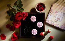 Bánh trung thu sang trọng với các loại nhân kỳ lạ đang hút khách