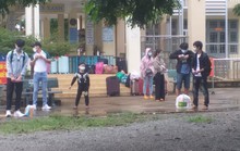 Bình Thuận đưa 15 người ngồi thùng xe đông lạnh né chốt về quê