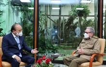 Chủ tịch nước Nguyễn Xuân Phúc gặp Đại tướng Raul Castro Ruz