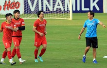 Xoay tua đội tuyển ở AFF Cup