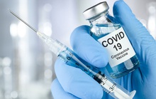 Một chi nhánh ngân hàng đưa 15 người không phải là nhân viên vào tiêm vắc-xin Covid-19