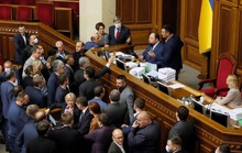 Ukraine ra luật mới trói chân giới tài phiệt