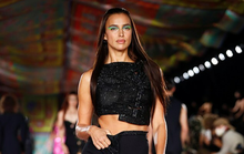 Siêu mẫu Irina Shayk tỏa sáng trên sàn diễn thời trang