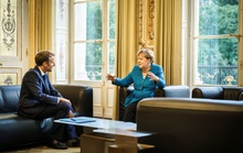 Bà Merkel ra đi, cơ hội vàng cho tổng thống Pháp?