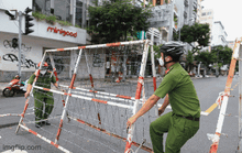 Gỡ bỏ rào chắn, đường phố TP HCM thông thoáng trở lại