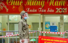 CLIP: Phong toả chung cư liên quan đến chùm 3 ca mắc Covid-19 cùng một gia đình