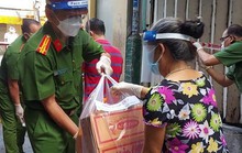 San sẻ khó khăn với người nghèo và lao động mất việc