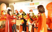 Những du khách may mắn được tặng vé máy bay khi “xông đất” TP HCM ngày đầu năm 2022