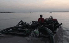 CLIP: Công an truy đuổi, bắt tại trận nhóm cát tặc gần cầu Mỹ Thuận